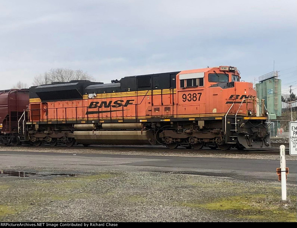 BNSF 9387